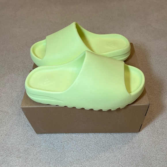 Yeezy Slides Glow Green main image 13